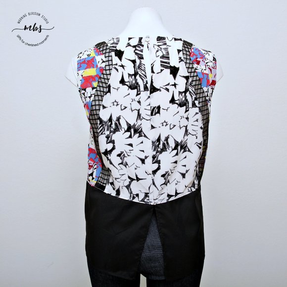 Elizabeth and James Silk Abstract Printed Sheer Side Round Neck Sleeveless Top - Picture 4 of 14